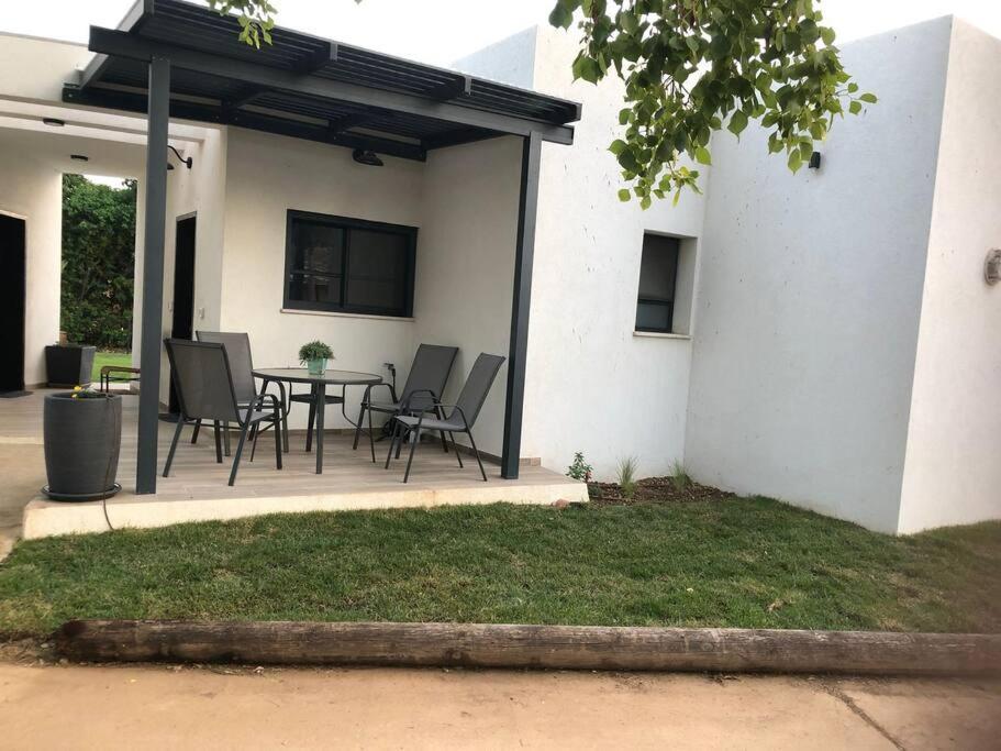 אצל שושנה Shoshana'S Place Amir Esterno foto